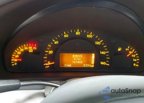 2002 Mercedes-Benz C 240 z USA, uszkodzony, nr VIN WDBRF61J72F154770